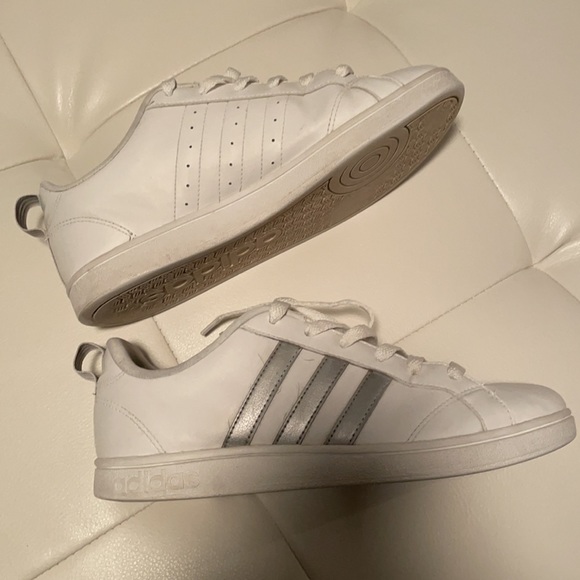 Adidas white and silver shoes - Picture 3 of 8
